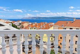 CRIKVENICA, stan na prvom katu sa potkrovljem, Crikvenica