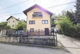 Kuća Grbavica, 150m2, 150 , Sarajevo – Novo Sarajevo
