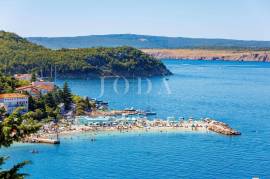 Jadranovo zemljište sa dozvolom za 4 apartmana, 910 , Crikvenica