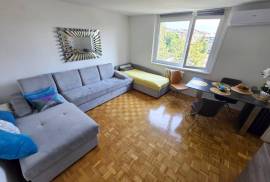 Jednosoban renoviran i namješten stan Dobrinja V, 42 m2, 42 , Sarajevo – Novi grad
