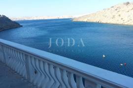 Cesarica kuća, 100 , Karlobag