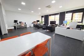 Poslovni prostor sa garažom Stup, 82m2, 82 , Prodaja, Ilidža