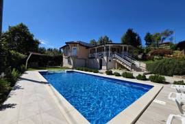 Kuća sa bazenom Miševići, 239m2, 239 , Hadžići