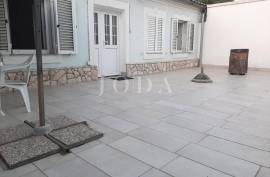 Senj- samostojeća kuća blizu mora i centra, 100 , Senj