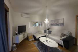 Crikvenica, stan u prizemlju na odličnoj lokaciji, Crikvenica