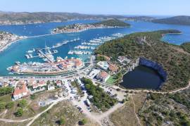 Građevinsko zemljište 70m od mora, 700 , Rogoznica