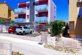 Vila u Grebaštici 50m od mora, 250 , Šibenik