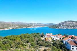 Građevinsko zemljište na maloj uzvisini sa pogledom, 1034 , Rogoznica