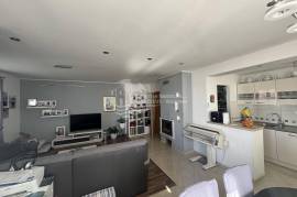 Okrug/Apartmanska kuća sa prostranom okućnicom, 155 , Okrug