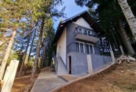 Kuća na dvije etaže Jahorina-Velika dvorišta, 102m2, 102 , Ilidža