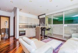 Crikvenica, apartman 20 metara od mora sa unutarnjim bazenom, Crikvenica