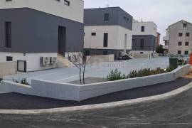 Stanovi, Novalja, Prodaja